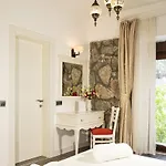 Casa Di Pietra フェティエ